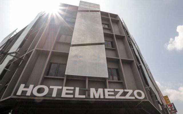 Hotel Mezzo