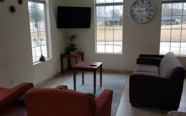 Budgetel Inn Suites Pine Mountain