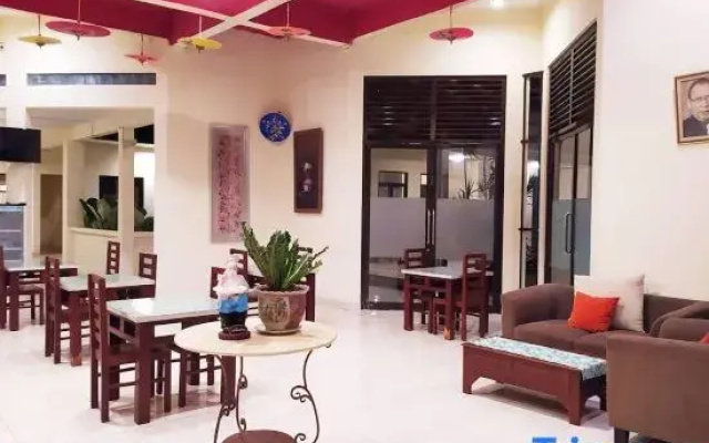 Tripletree Ken Hotel