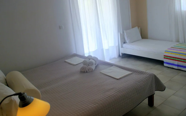 Giota Rooms