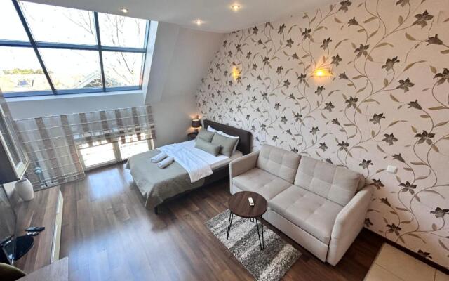 City center , studio apartment , 5 min to the sea