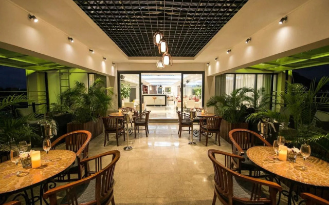 Palms Hotel