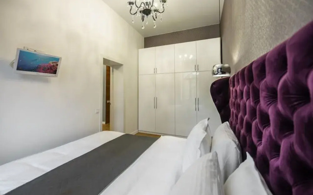 Home-Hotel Pushkinskaya 2-4-7