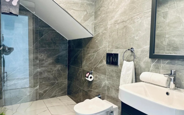 Modern and Comfortable Studio Apartment