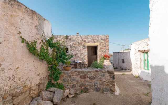 Traditional Cretan House Lithostrati Karidi Village