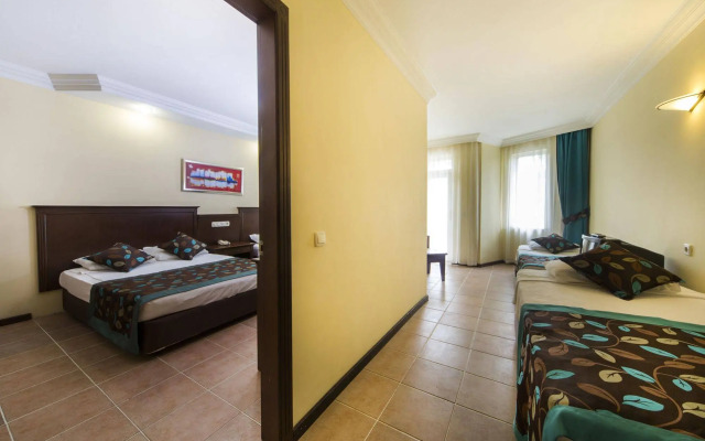 Club Dizalya Hotel