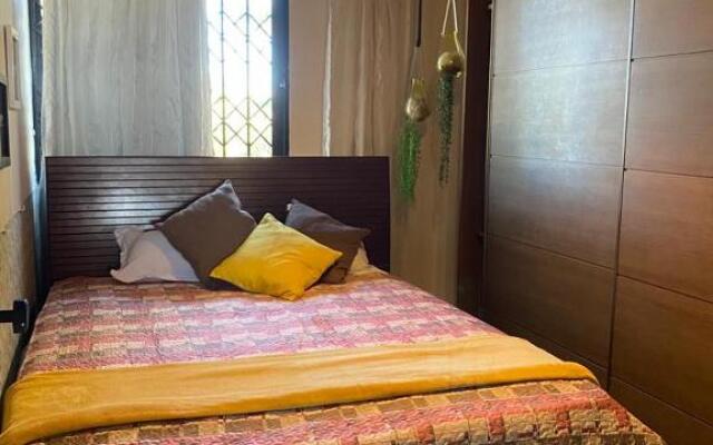 Linda casa frente mar pé na areia praia Flamengo