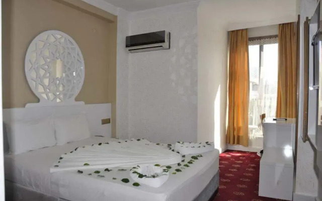 Ugur Hotel
