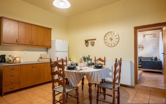 Walnut Tree Villa Ano Archanes-10km From Heraklion