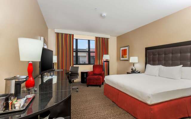 Hilton Promenade at Branson Landing