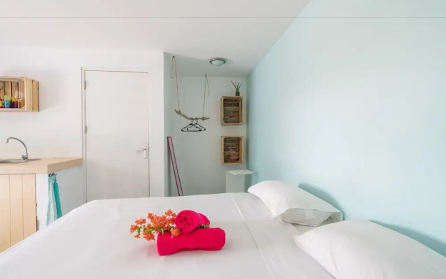 Tropical Breeze Apartments