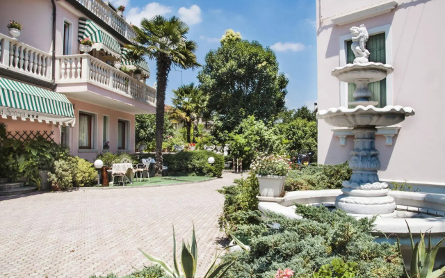 Hotel Villa Serena