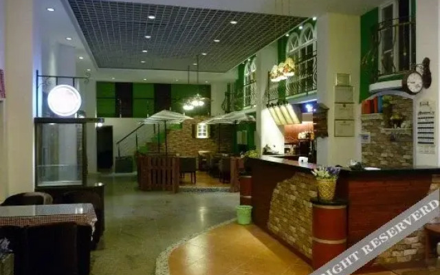 Summer Hotel (Shangchuanfei Beach)