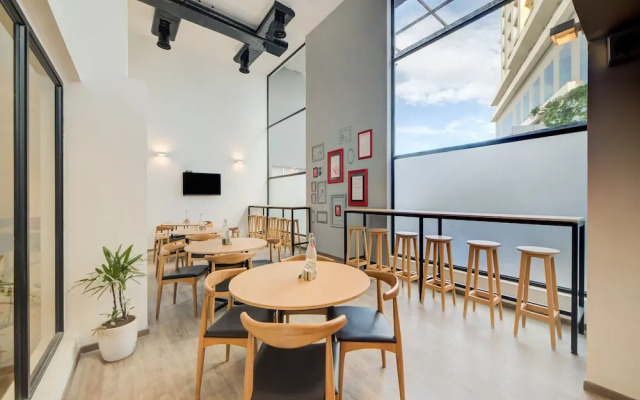 OYO Townhouse 111 A3 Empire