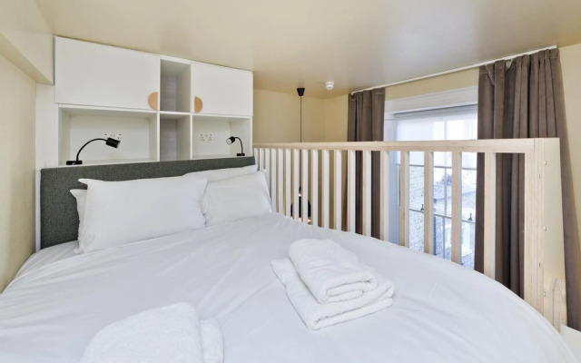 Stylish Mezzanine Studio Near Regent s Park