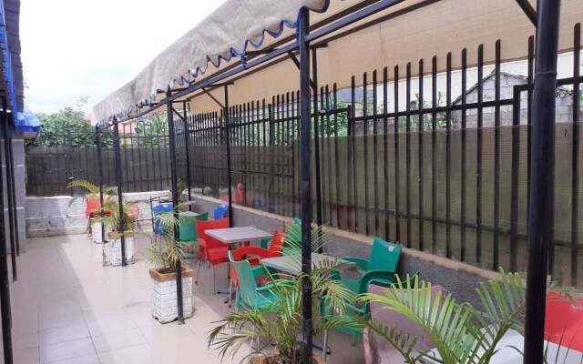 Laropa Suites and Apartments