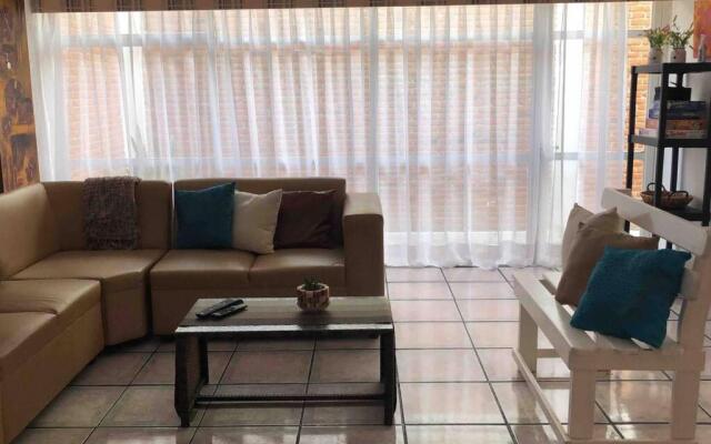 Large full House Close to Angelopolis Area.