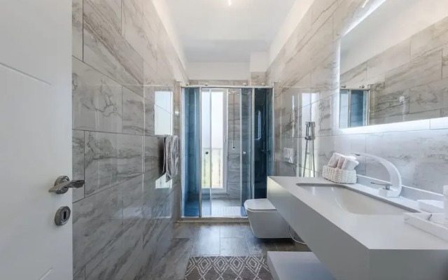 Urban Scene - Free Parking