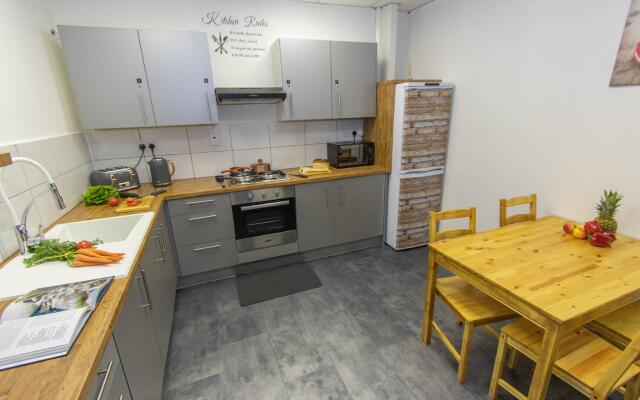 Cades Accommodation