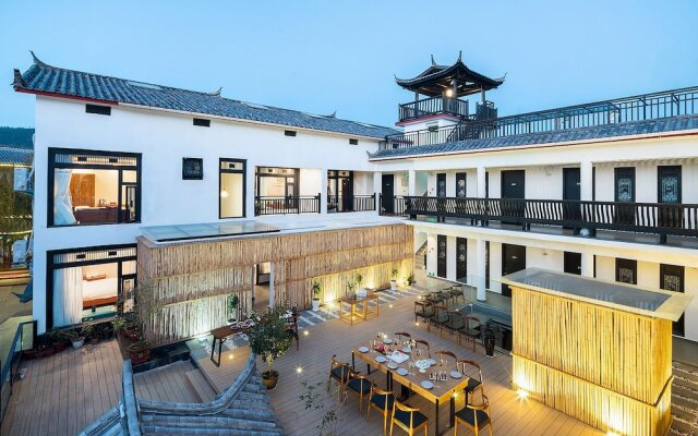 Lijiang Gemmer Hotel