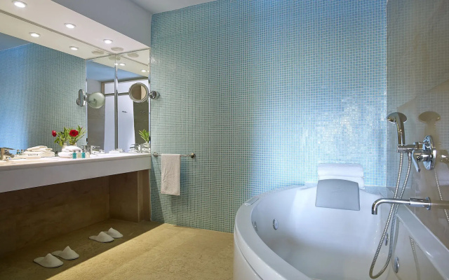 St. Nicolas Bay Resort Hotel & Villas