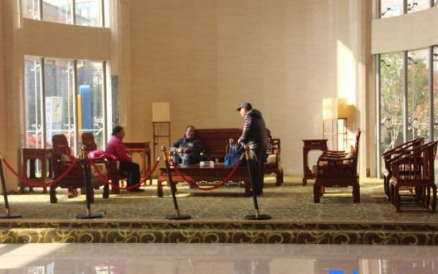 Wolong International Hotel