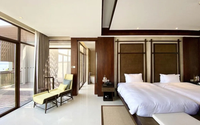Lushan West Sea Resort, Curio Collection by Hilton