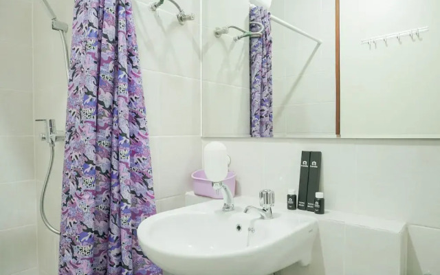 Comfort And Elegant 1Br Green Bay Condominium Apartment