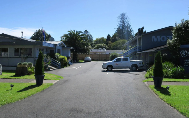 Roselands Motel