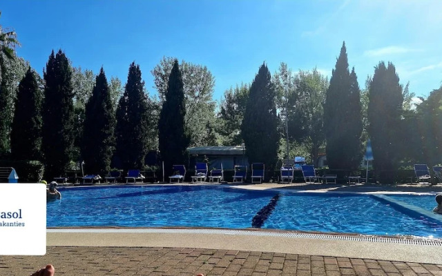 Comfortable Campsite-chalet G16 Tuscany Near sea