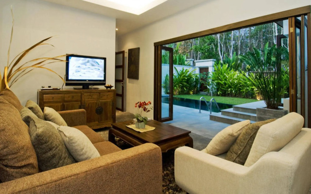 Villa Kama by Holiplanet