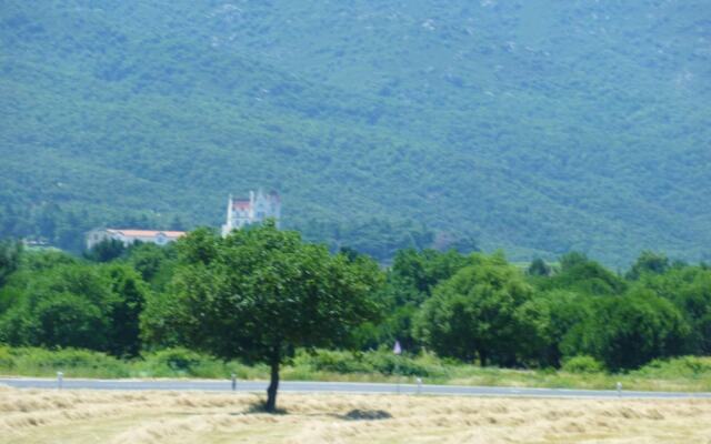 House With 2 Bedrooms in Argelès-sur-mer, With Wonderful Mountain View
