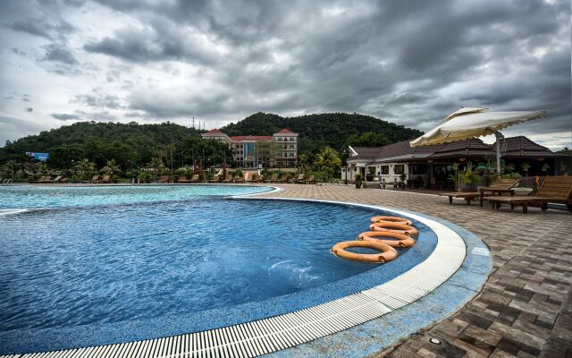 Rock Royal Hotel & Resort