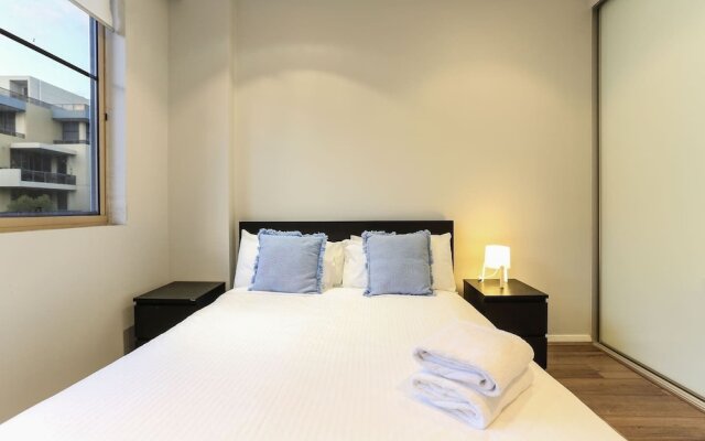 Beautiful home 2beds Apt @Waterloo-Close to CBD