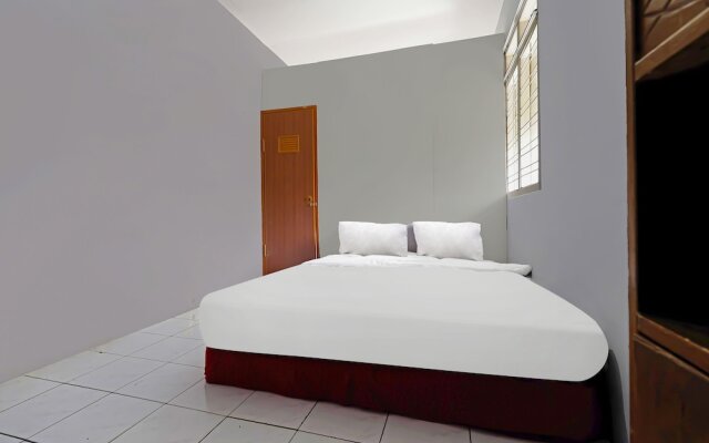 OYO Life 92694 Kost Nino