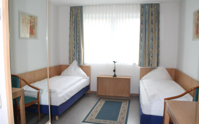 HOTEL RIESENJunior by Trip Inn