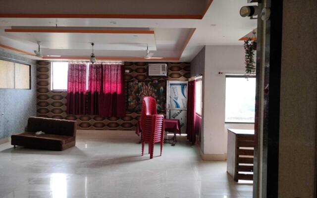 OYO 90712 Hotel Rajkiran Palace Deoria