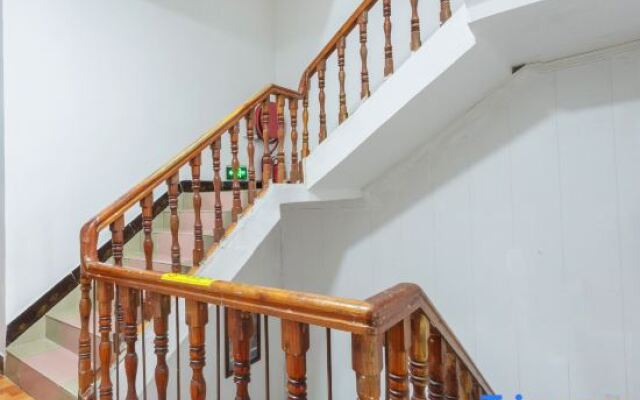 Sanchunli Zhong Homestay