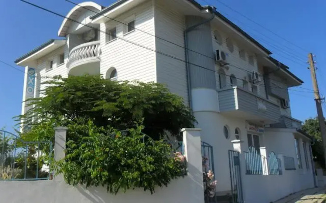 Varnata Family Hotel