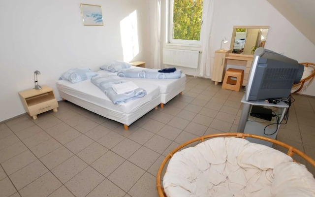 Spacious Villa With Swimming Pool