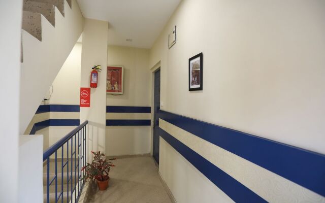 OYO 10284 Hotel Transit