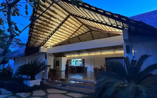 Villa Kalachuchi B&B