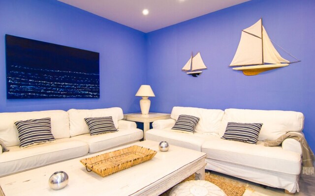 OleHolidays Azalea Playa junto a Puerto Banús