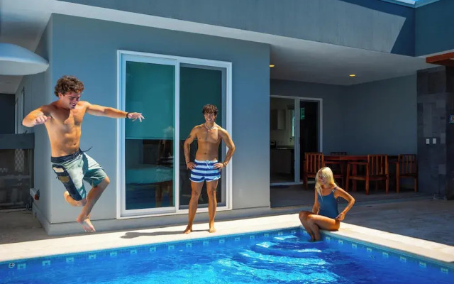 3 min to the Beach Private Pool Villa