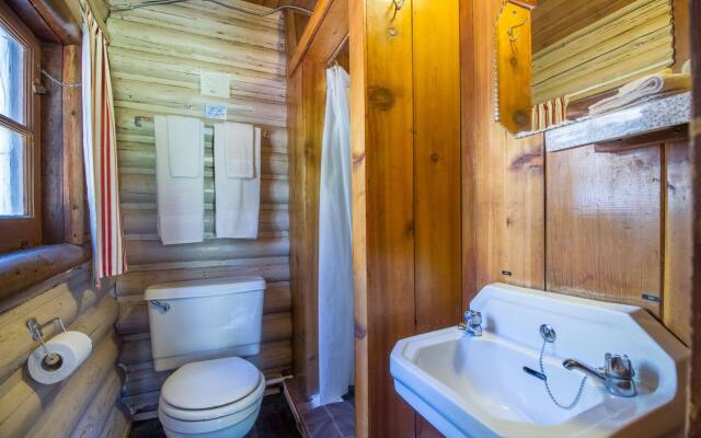 Kootenay Park Lodge
