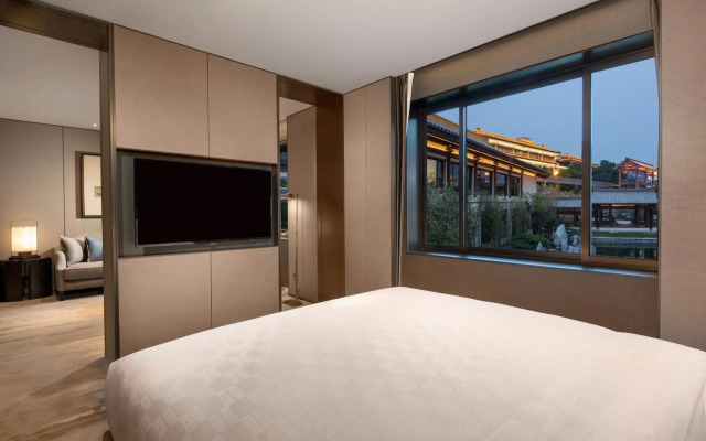HUALUXE Xi'an Tanghua by IHG