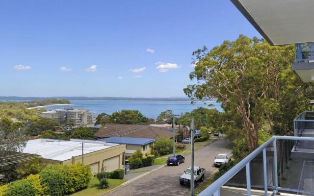 Adriana, 6/83-85 Ronald Avenue