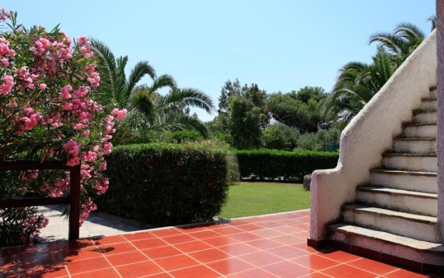 Villa Paolina, private pool, large shady patio, bbq