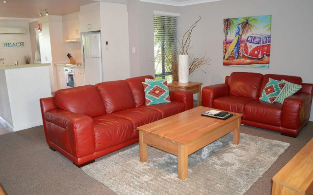 Outrigger Bay Apartments