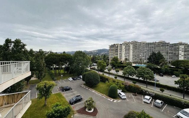 Studio With a Shared Pool Near the Beaches - 2244